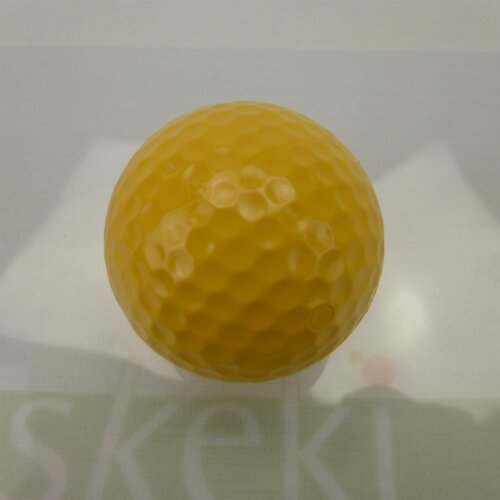 Adventure Golfball in vier Farben gelb
